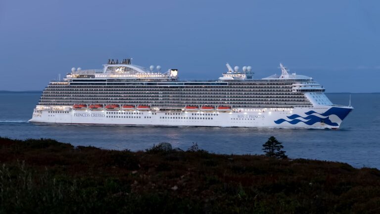 Photo of the Royal Princess cruise ship.